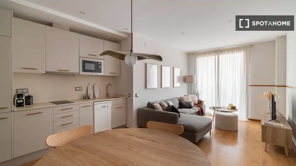 Flat with terrace to rent in Eixample, imagen 2