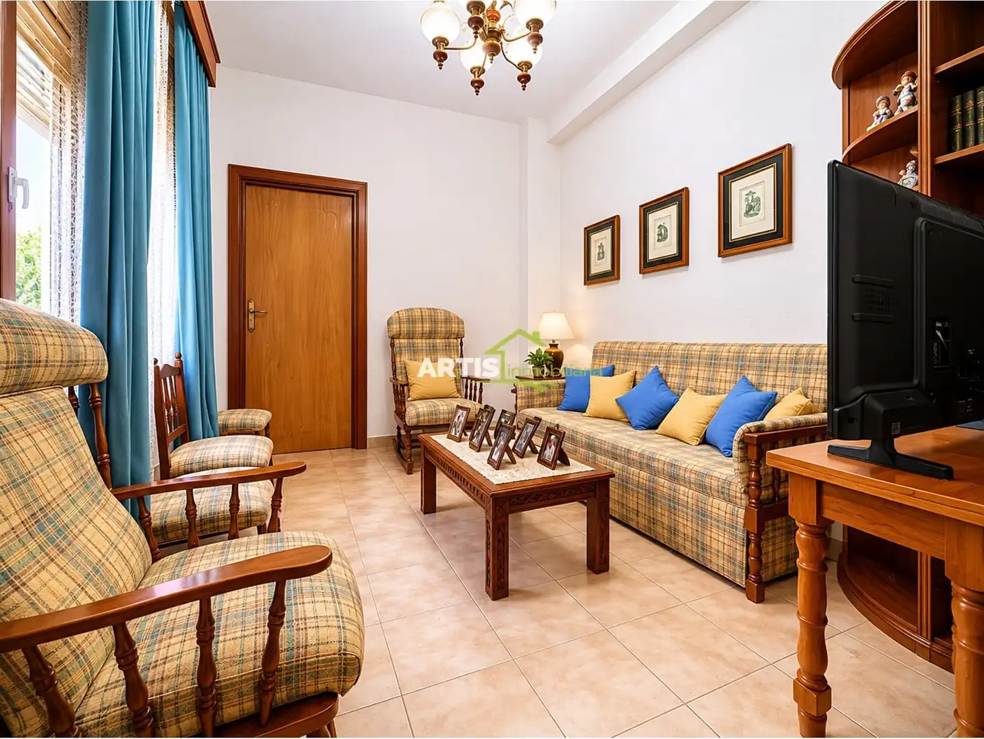 Sala de estar de Casa o chalet en venta en Puente Genil con Aire acondicionado, Terraza y Trastero