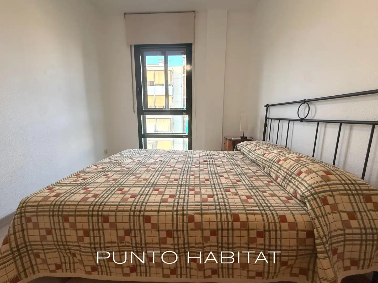 Bedroom of Flat for rent in Barcelona  with Air Conditioner, Heating and Parquet flooring