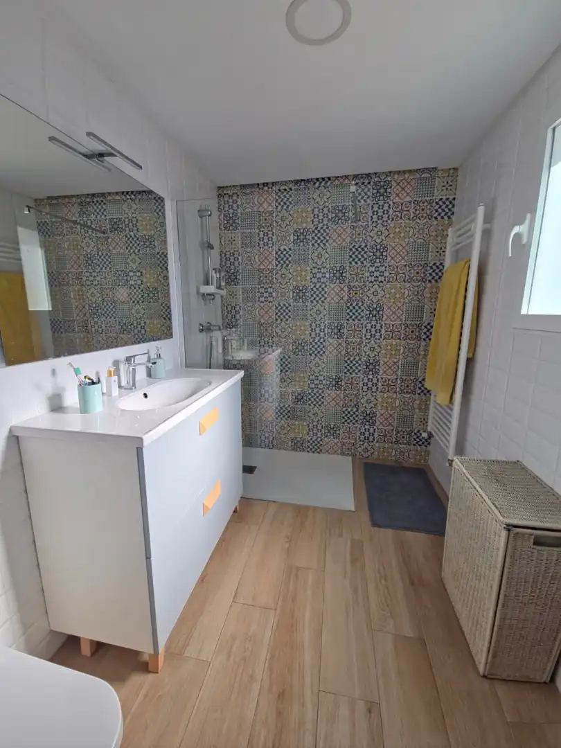 Baño de Ático en venta en Andújar con Aire acondicionado, Terraza y Amueblado