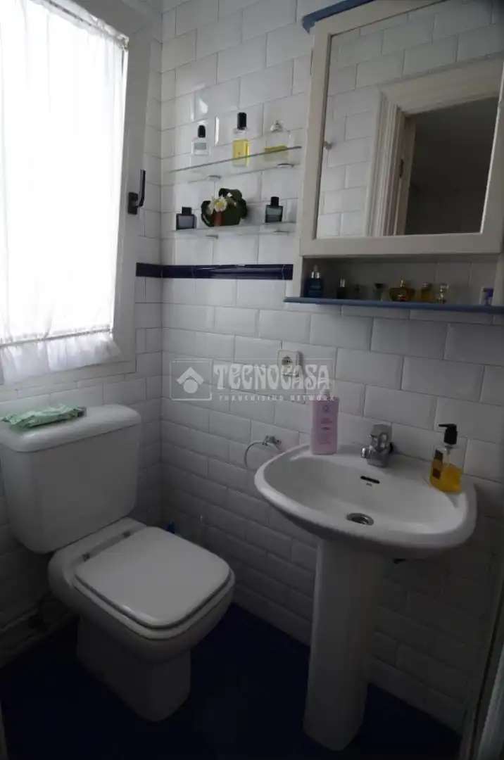 Baño de Piso en venta en Santander con Calefacción, Terraza y Balcón