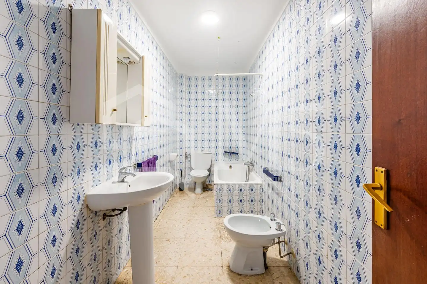 Baño de Piso en venta en Vélez-Málaga con Terraza y Amueblado
