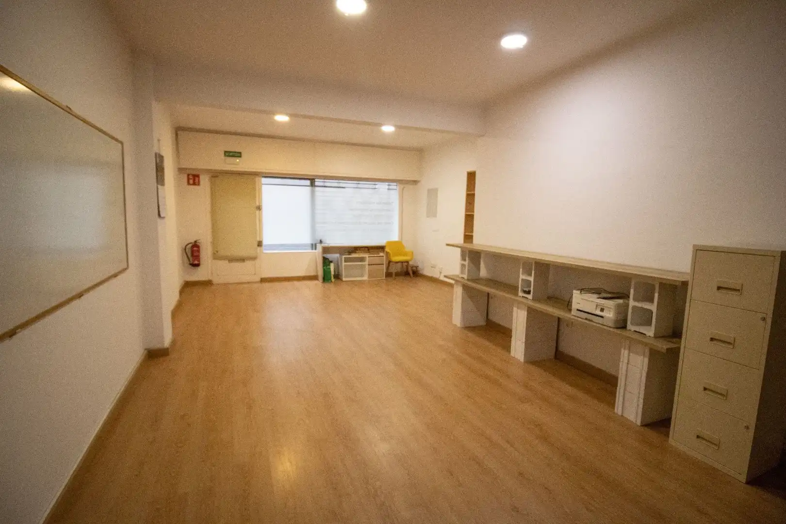 Business premises to rent in Pou, imagen 10