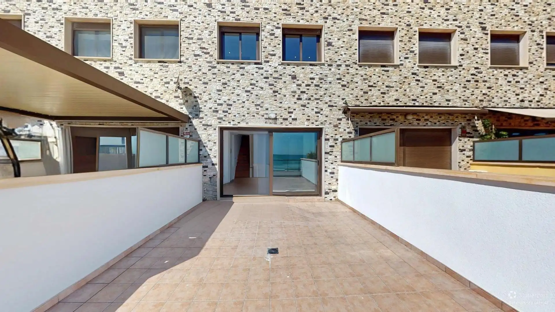 Vista exterior de Dúplex en venta en Elche / Elx con Aire acondicionado, Calefacción y Terraza