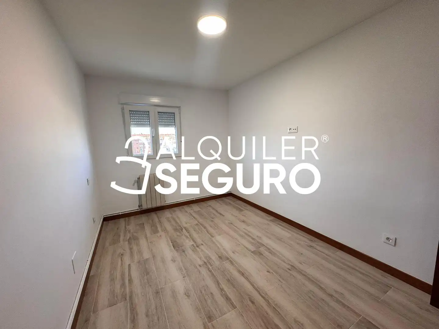 Bedroom of Flat for rent in Madrid  with Air Conditioner, Heating and Terrace