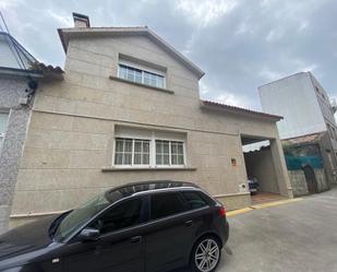 Vista exterior de Casa o xalet en venda en A Illa de Arousa  amb Terrassa, Traster i Moblat