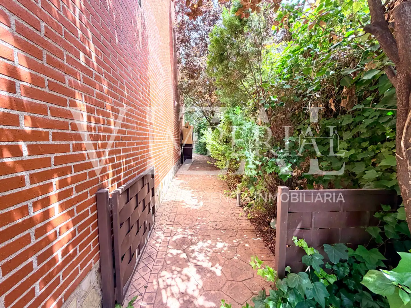 Jardí de Casa o xalet en venda en Barcience amb Aire condicionat, Calefacció i Jardí privat