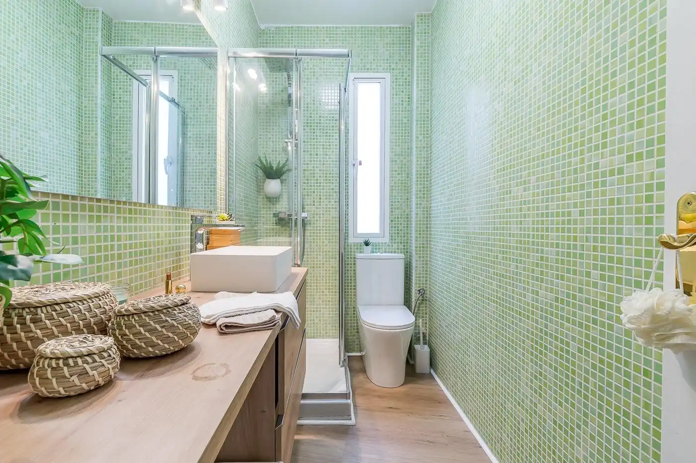 Bathroom of Apartments for sale in Madrid  with Air Conditioner and Furnished