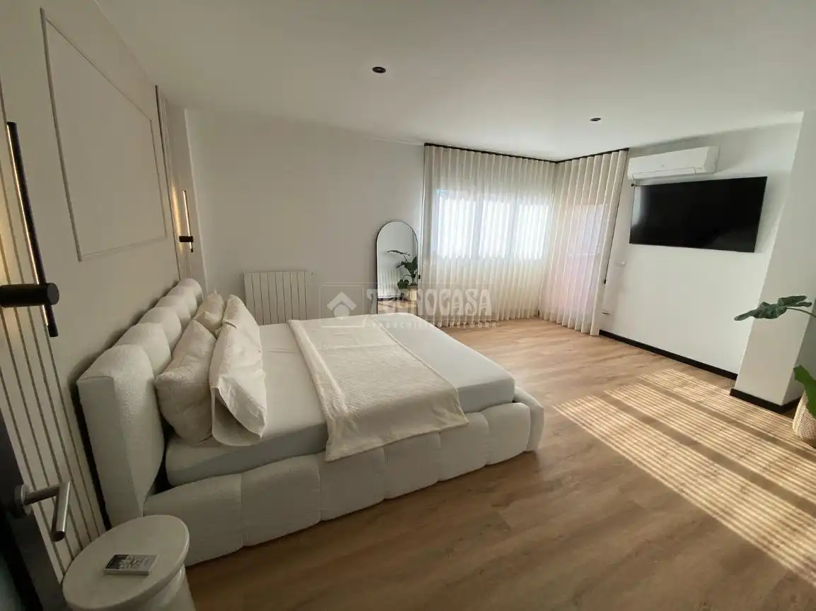 Habitación de Casa adosada en venta en Cuarte de Huerva con Aire acondicionado y Calefacción