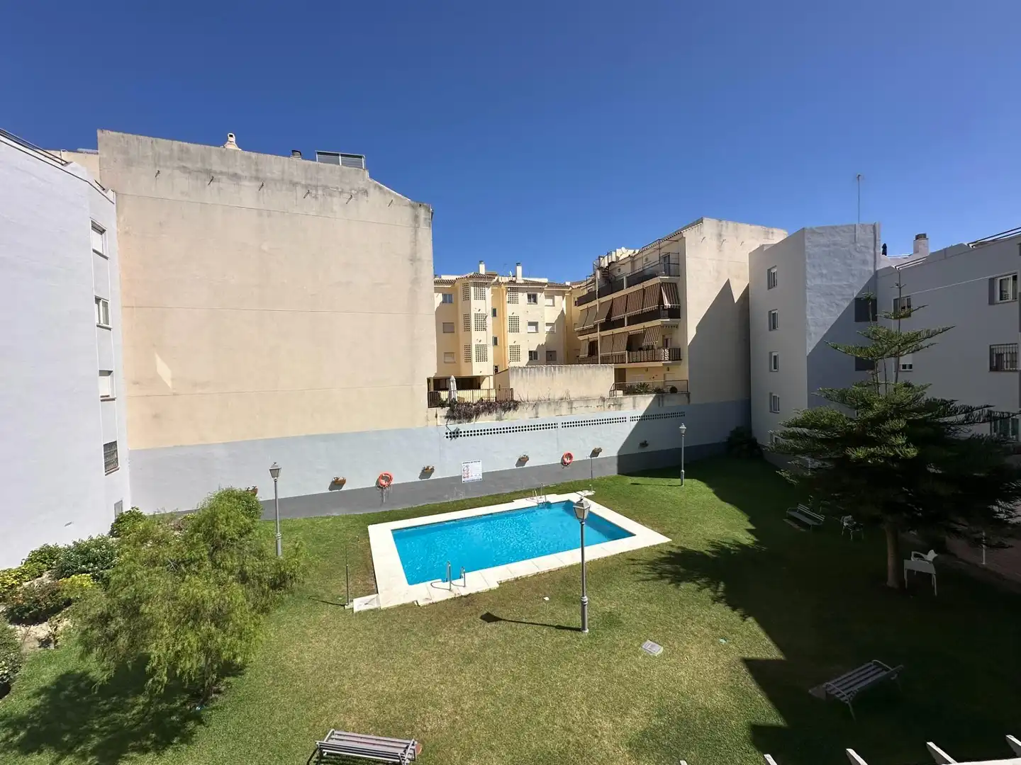 Piscina de Piso en venta en Mijas con Aire acondicionado, Trastero y Amueblado
