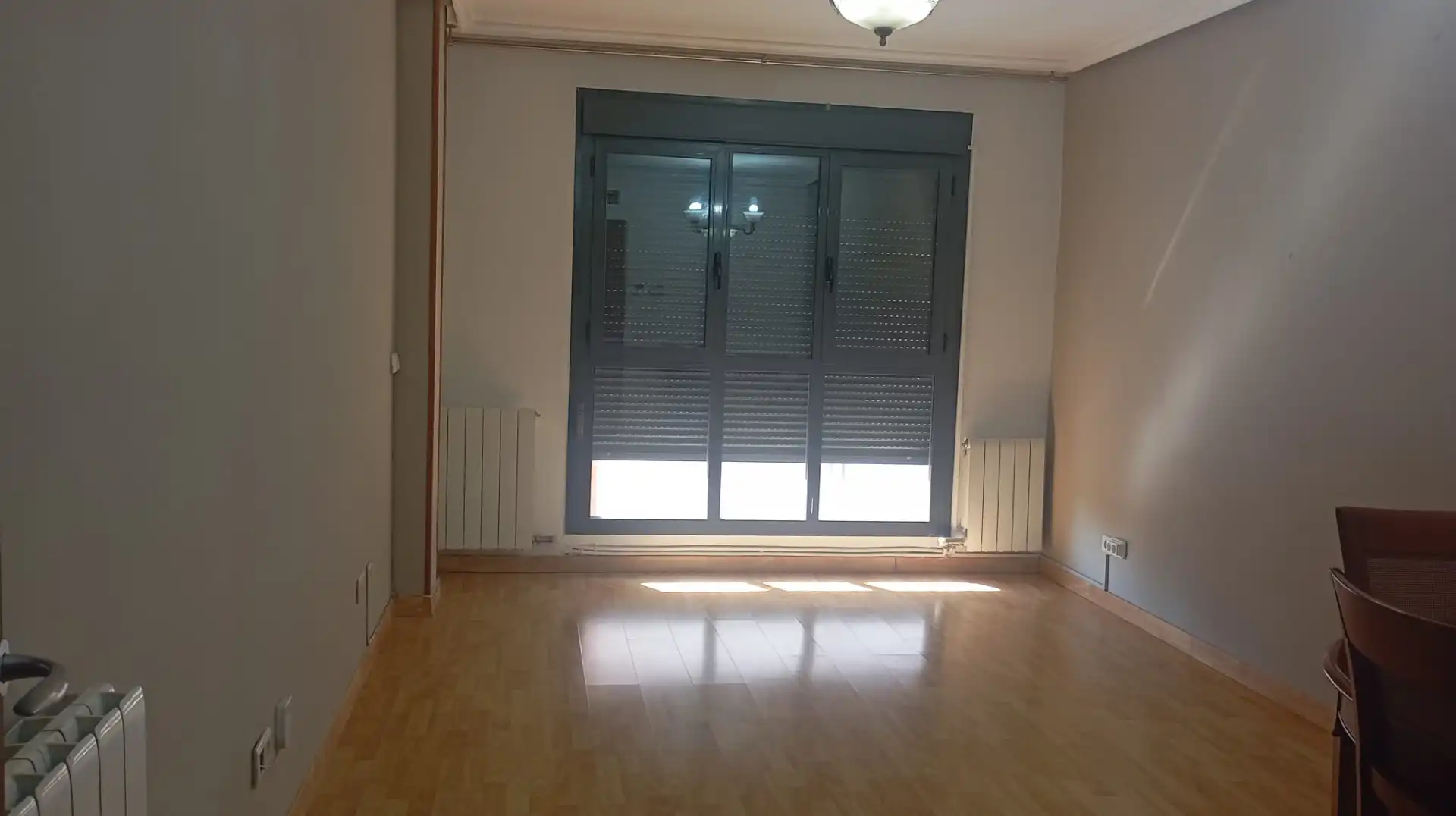 Habitación de Piso de alquiler en Zaragoza con Aire acondicionado, Calefacción y Trastero