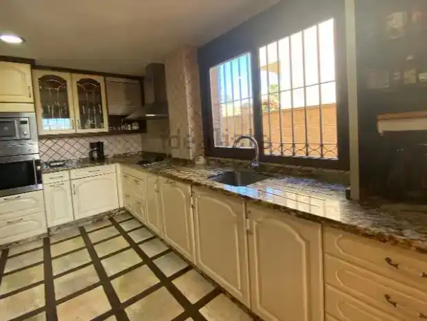 Cuina de Casa o xalet en venda en Torremolinos amb Aire condicionat, Piscina i Balcó