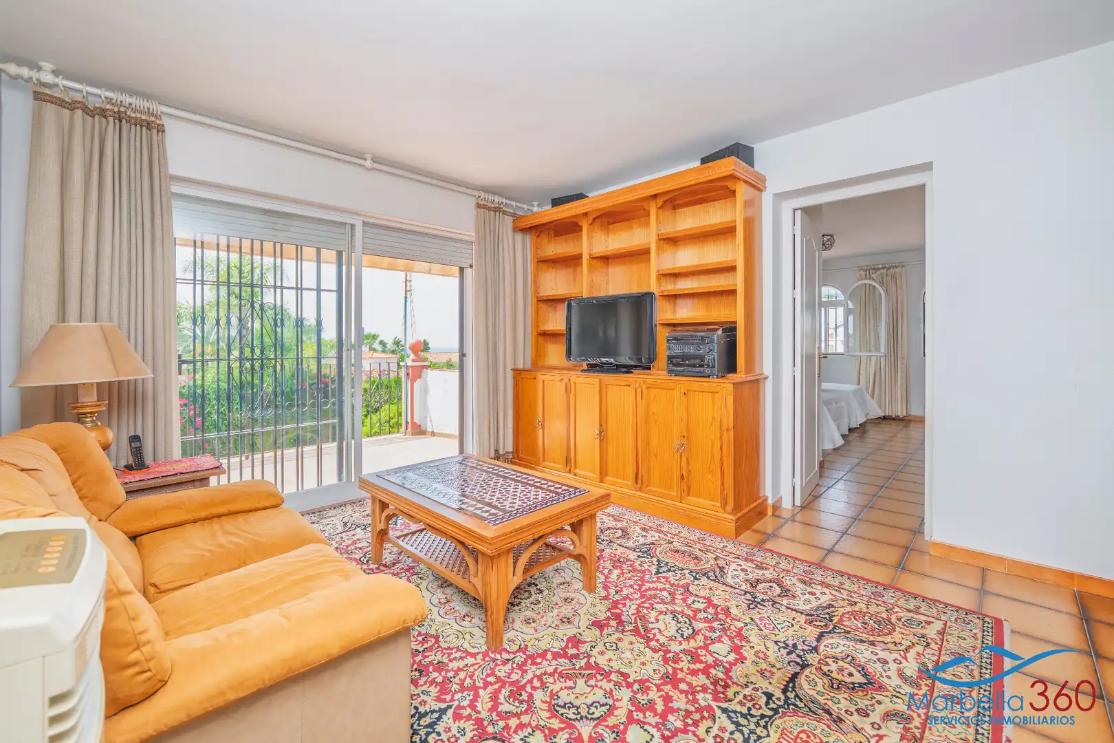 Sala de estar de Casa o chalet en venta en Marbella con Aire acondicionado, Jardín privado y Terraza