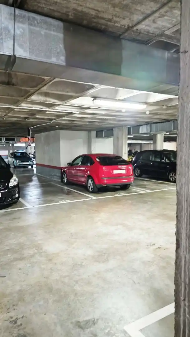 Aparcament de Pis en venda en Alisal - San Román