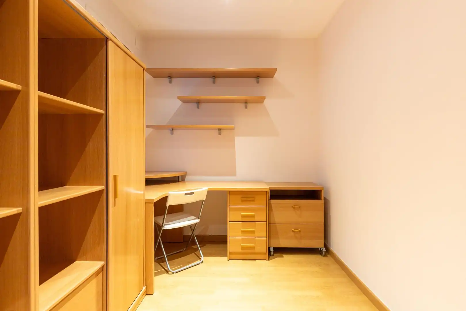Bedroom of Flat for sale in Barcelona  with Air Conditioner, Heating and Parquet flooring