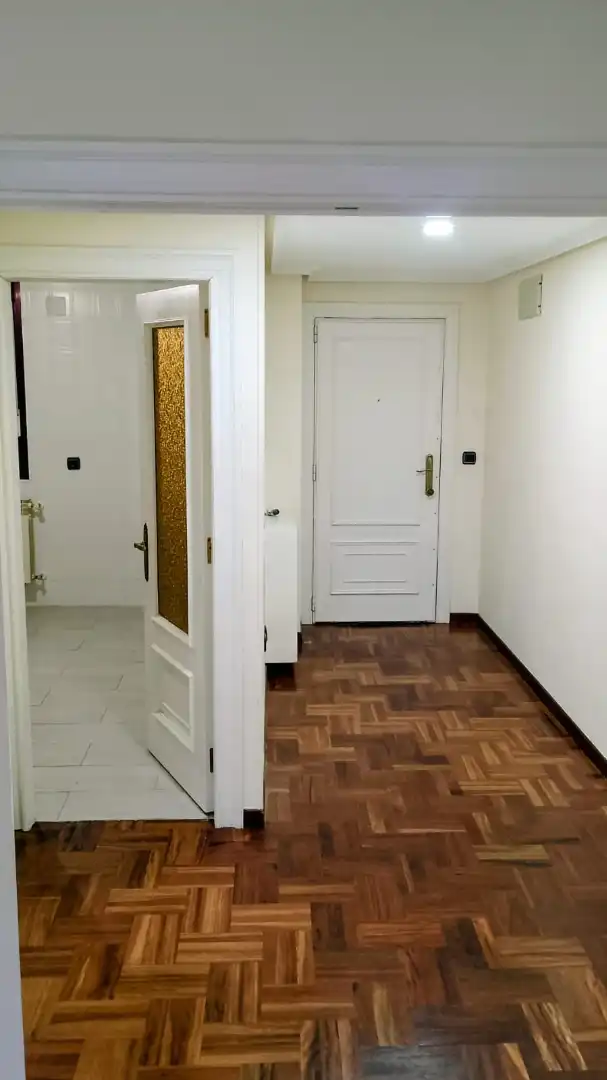 Pis de lloguer en Oviedo  amb Calefacció, Parquet i Terrassa