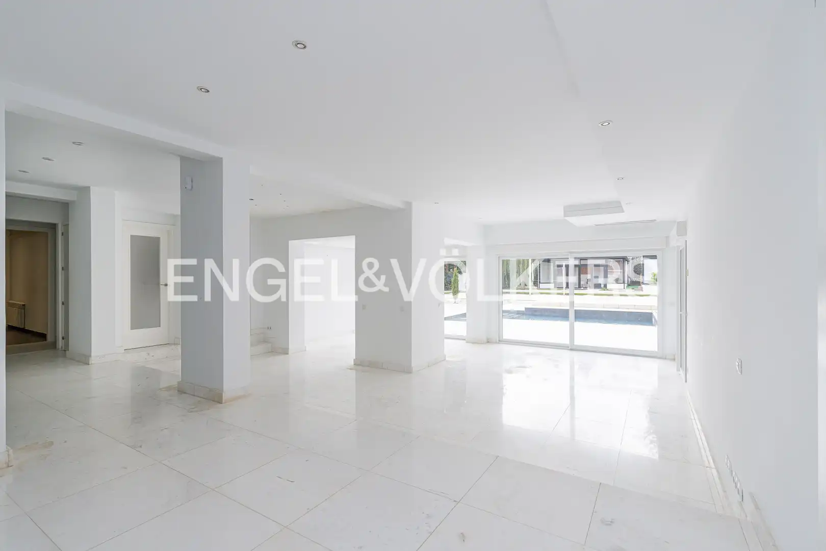 Sala de estar de Casa o chalet de alquiler en La Moraleja con Aire acondicionado, Calefacción y Jardín privado