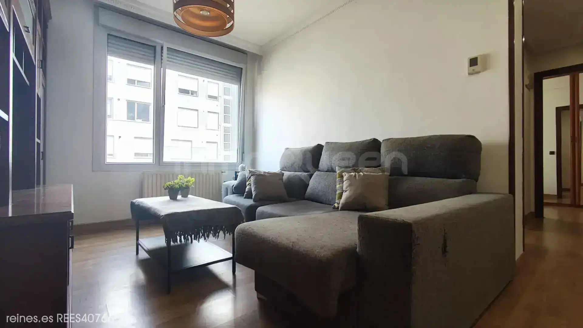 Sala d'estar de Pis en venda en Mieres (Asturias) amb Calefacció i Moblat