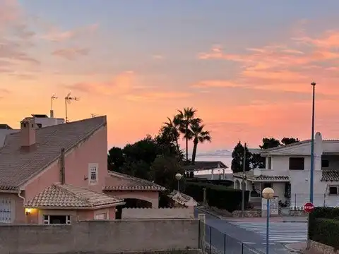 Vista exterior de Casa adosada en venta en Orihuela con Aire acondicionado, Calefacción y Terraza