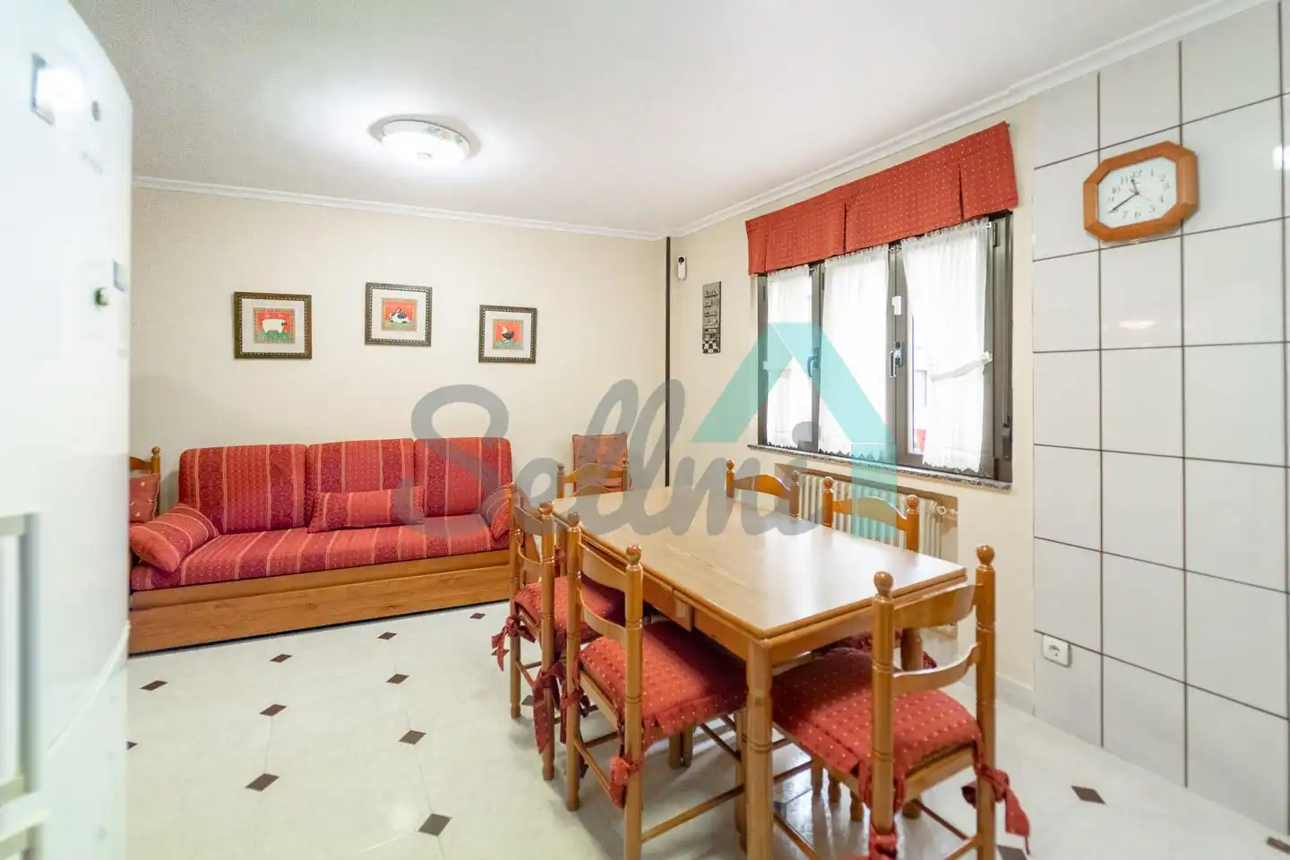 Comedor de Planta baja en venta en Aller con Calefacción, Trastero y Amueblado