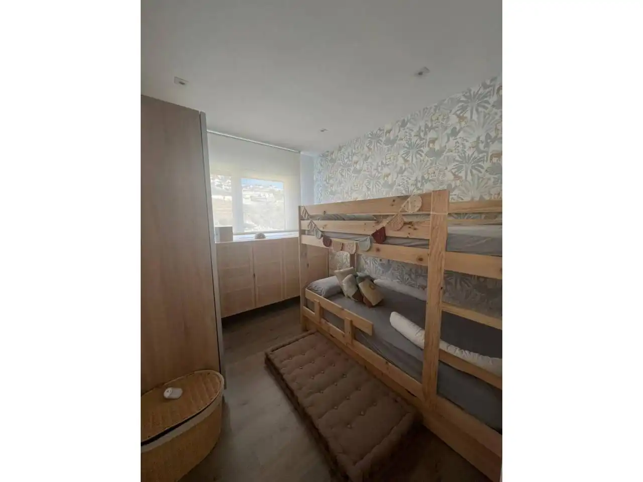 Dormitori de Apartament de lloguer en Almuñécar amb Terrassa i Piscina comunitària