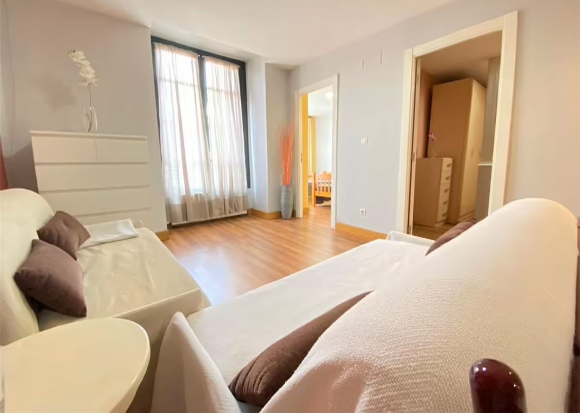 Bedroom of Flat for sale in Bilbao 
