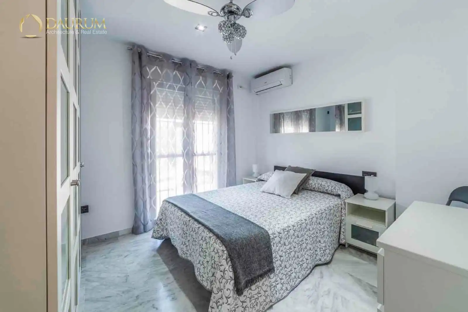 Habitación de Casa adosada en venta en Bormujos con Aire acondicionado, Calefacción y Terraza