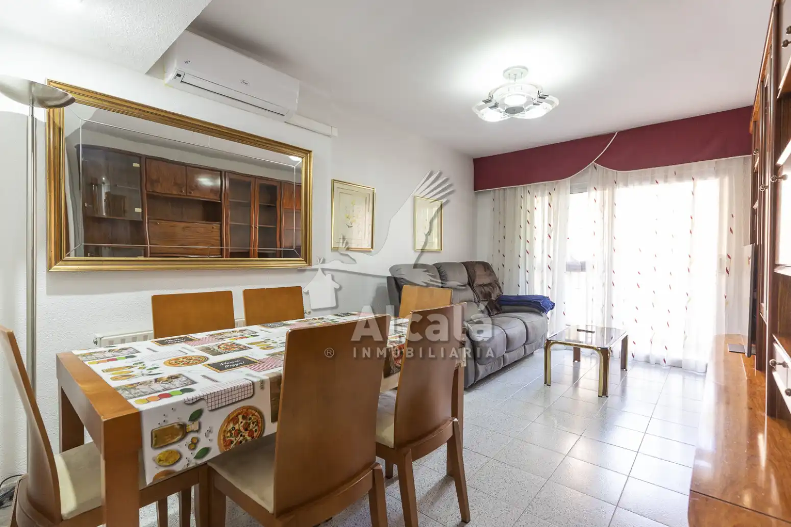 Living room of Flat for sale in Alcalá de Henares  with Air Conditioner, Heating and Terrace