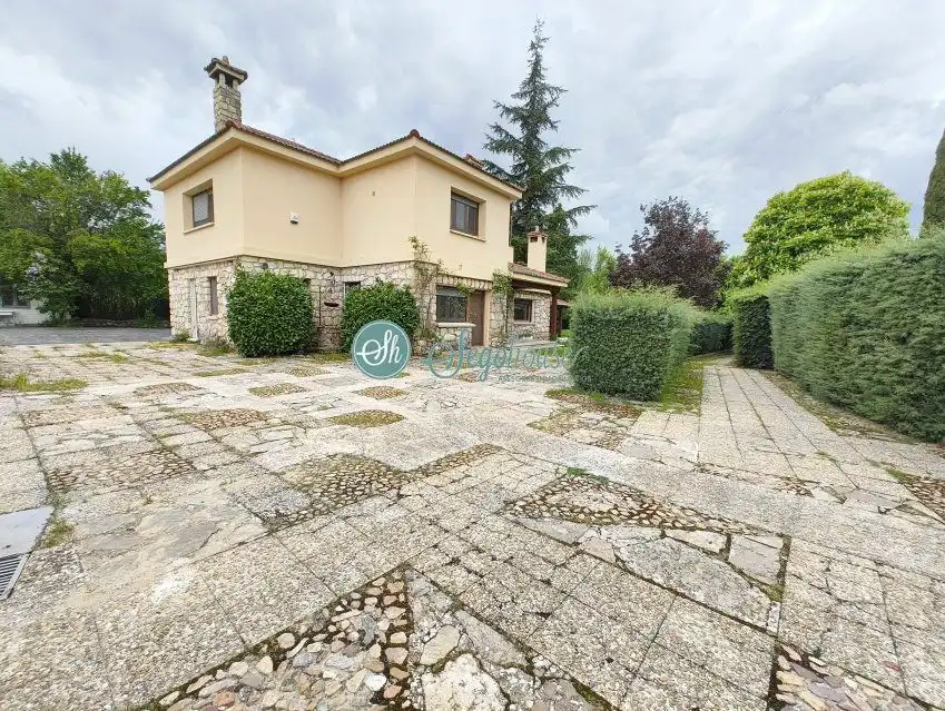 Garden of Houses for sale in Segovia  with Heating