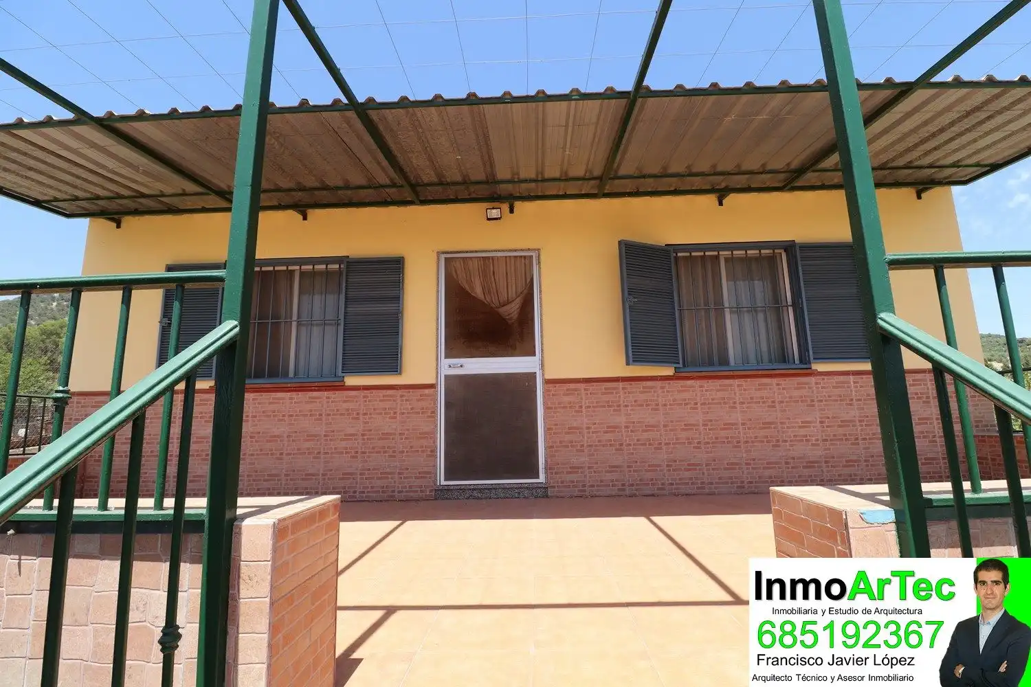 Vista exterior de Casa o xalet en venda en Íllora amb Jardí privat i Traster