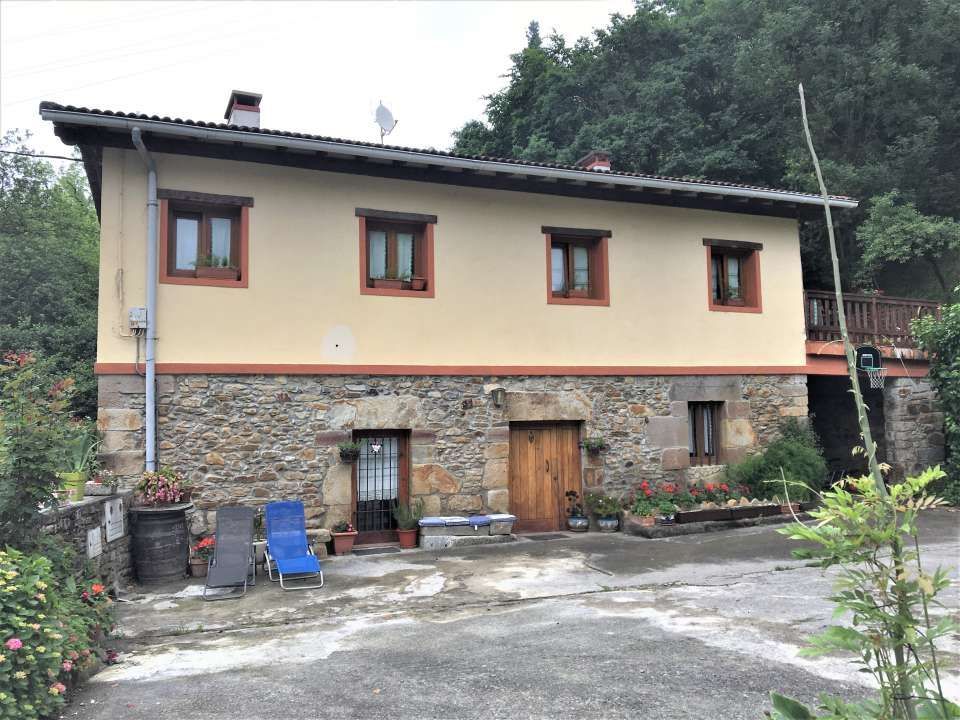 Vista exterior de Casa o xalet en venda en Zuia amb Moblat