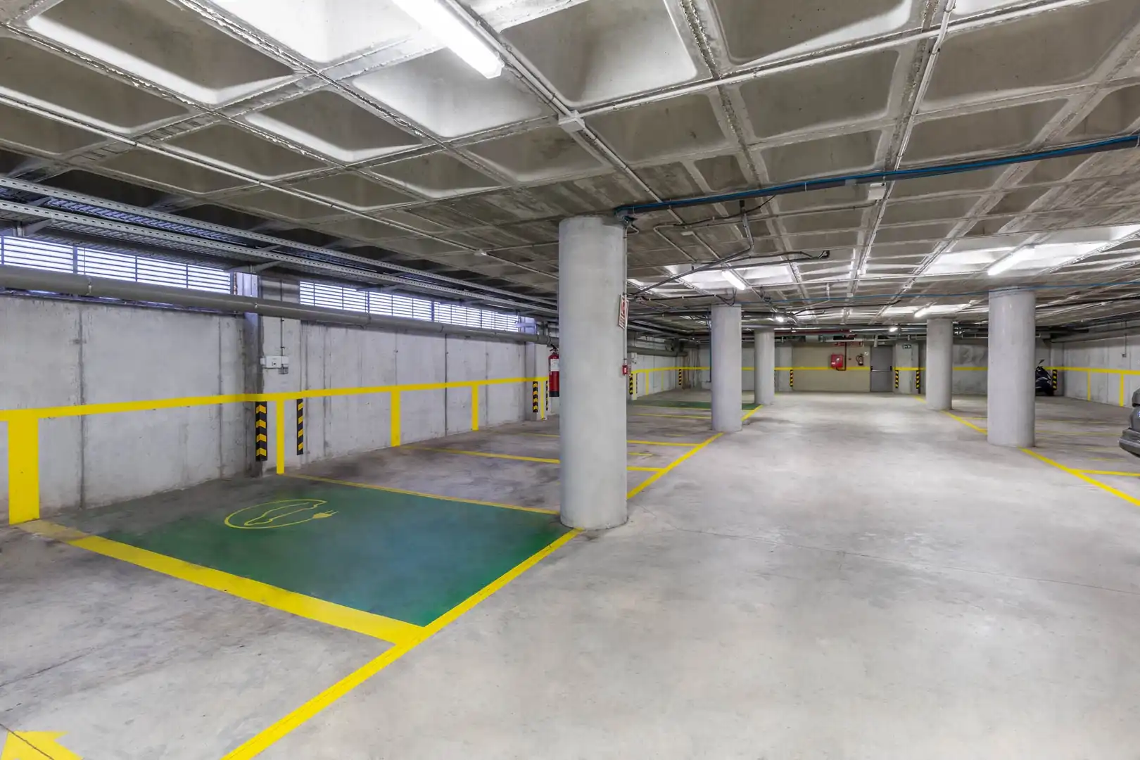 Parkplatz von Gebäude zur Miete in El Prat de Llobregat