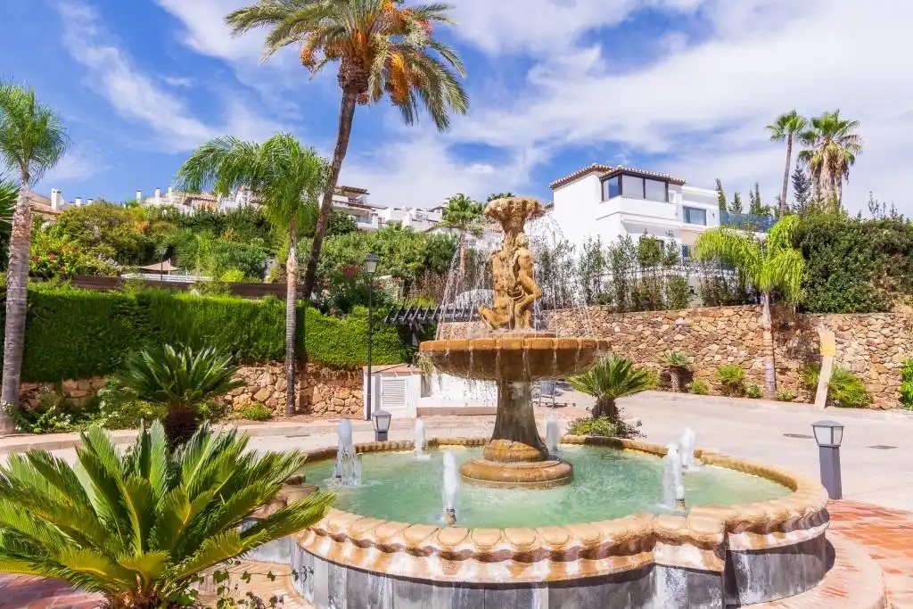 Jardí de Casa o xalet en venda en Marbella amb Aire condicionat, Calefacció i Jardí privat