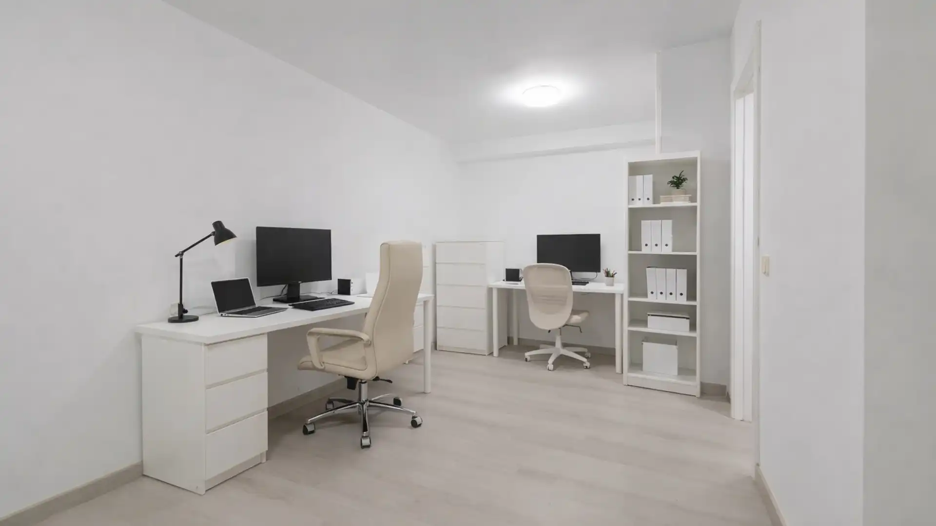 Habitación de Oficina de alquiler en  Madrid Capital con Amueblado y Alarma