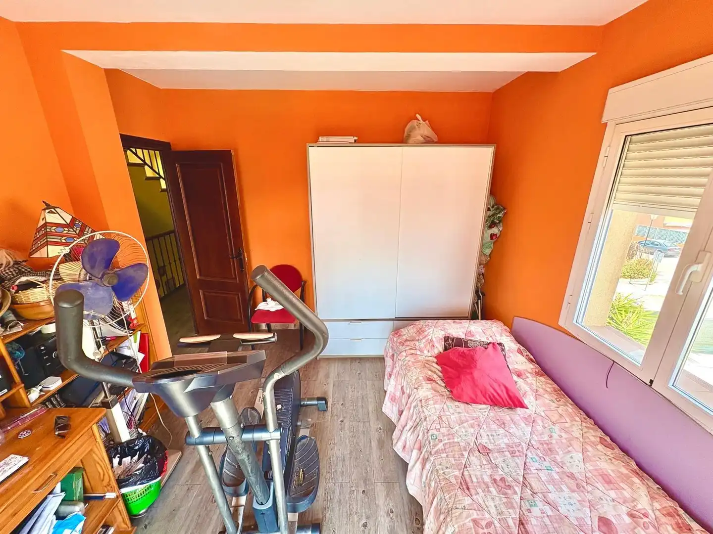 Dormitori de Casa adosada en venda en Vélez-Málaga amb Aire condicionat, Jardí privat i Terrassa