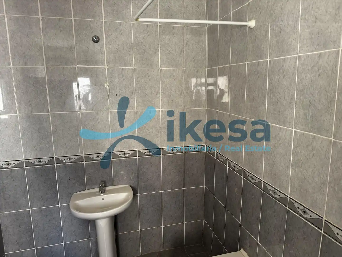 Baño de Piso en venta en Teba