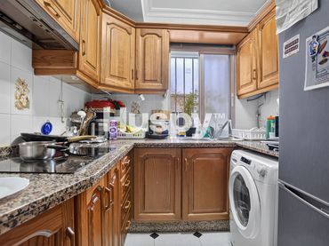 Piso con ascensor en venta en Calle Almadén de la Plata 14