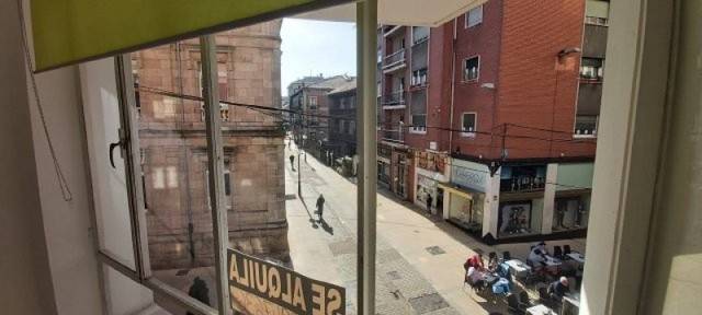 Local comercial en Alquiler en Inmobiliaria - Barreda