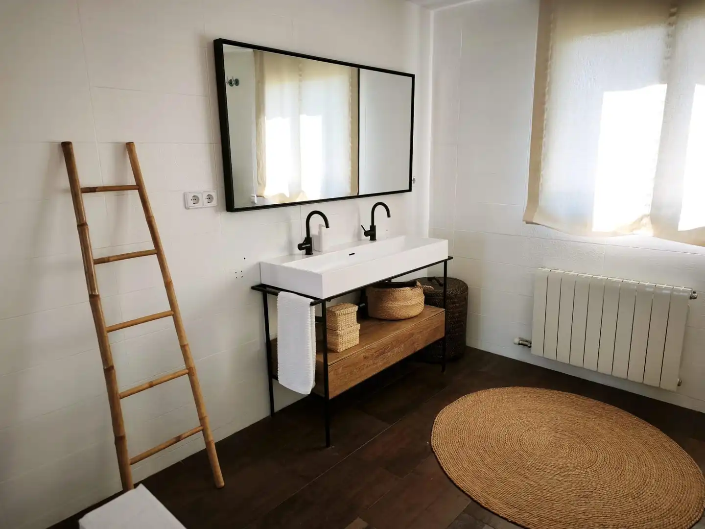 Baño de Casa o chalet en venta en Castellar del Vallès con Calefacción, Jardín privado y Parquet