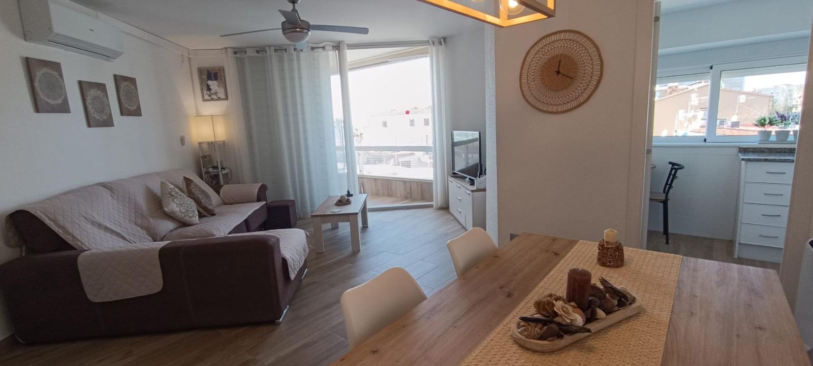 Living room of Flat for sale in Calafell  with Air Conditioner, Heating and Terrace