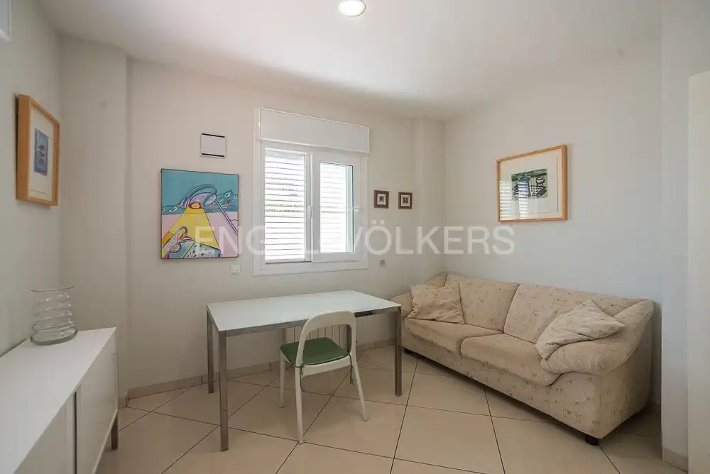 Sala d'estar de Casa o xalet en venda en Benicasim / Benicàssim amb Calefacció, Jardí privat i Terrassa