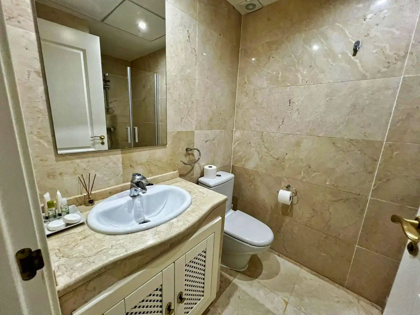 Baño de Apartamento de alquiler en San Javier con Aire acondicionado, Calefacción y Terraza