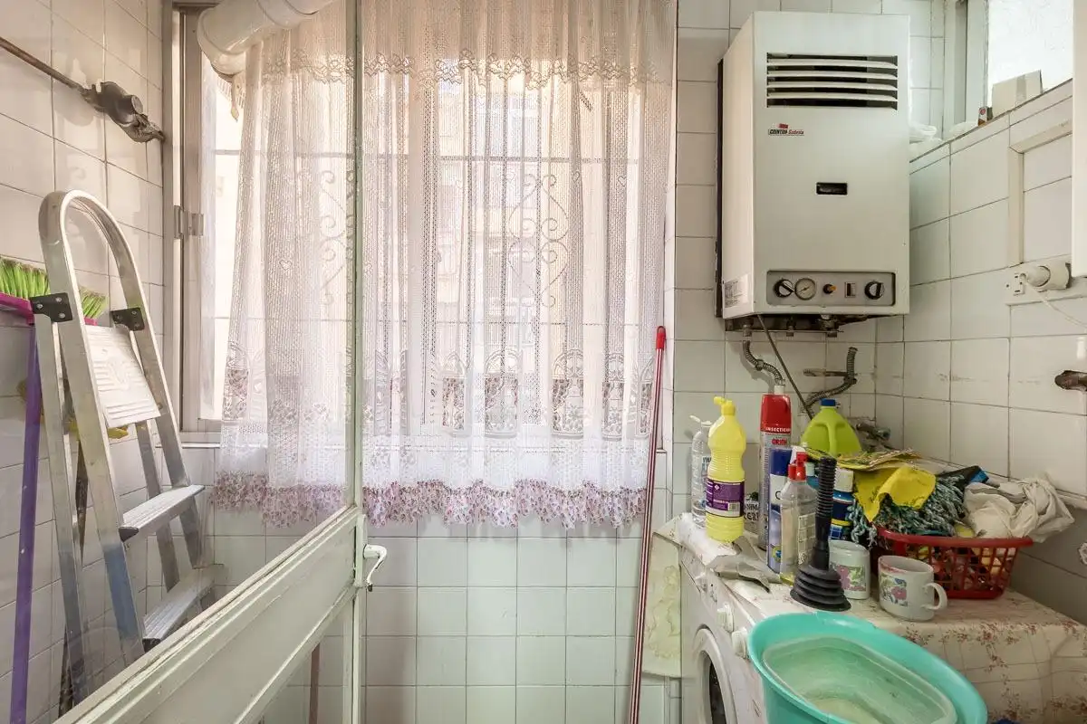Cuina de Pis en venda en Granada amb Calefacció i Balcó
