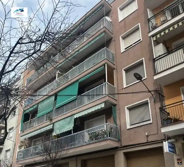 Vista exterior de Pis en venda en Olesa de Montserrat amb Balcó