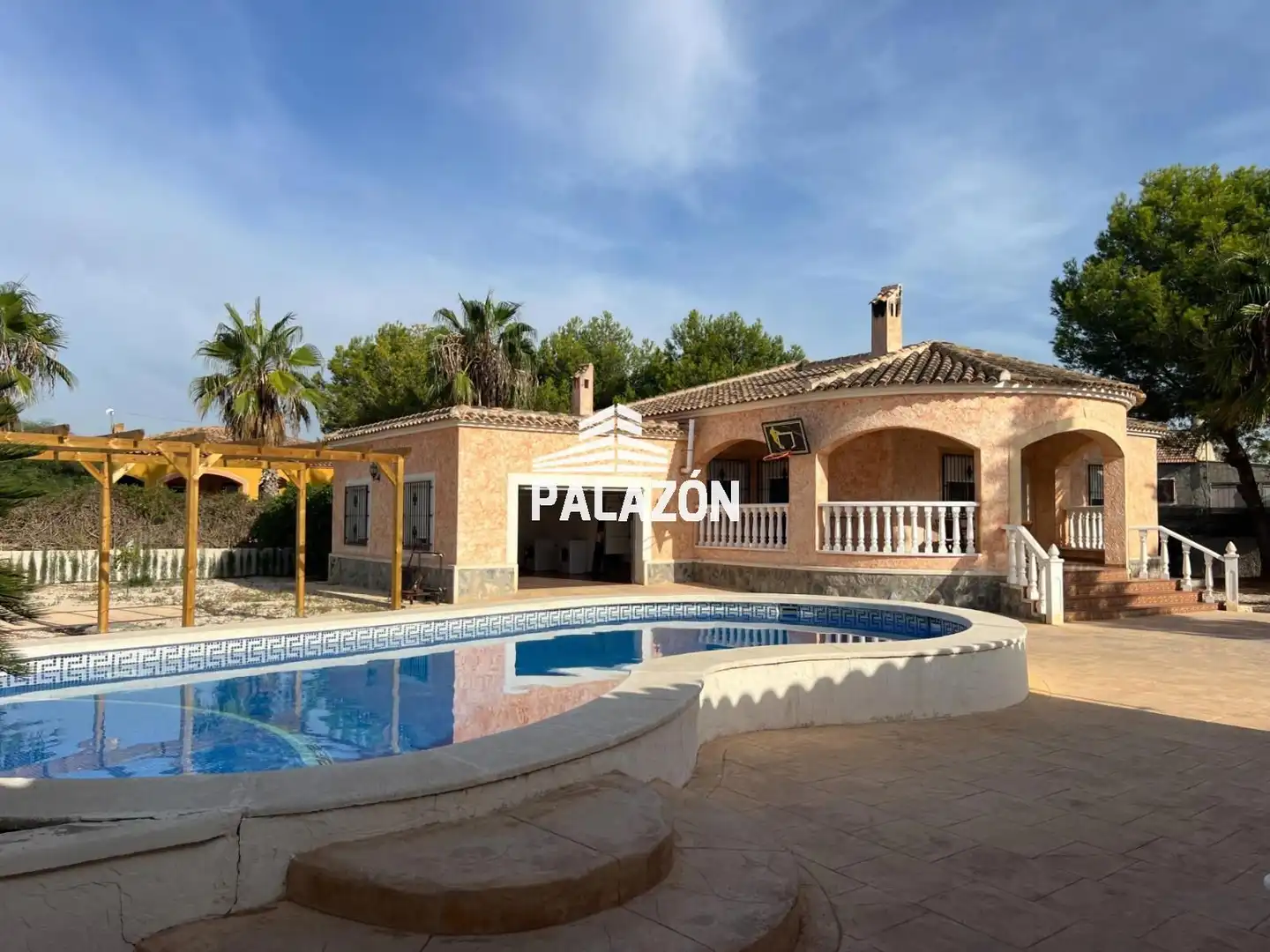 Villa avec piscine à vendre à Dolores