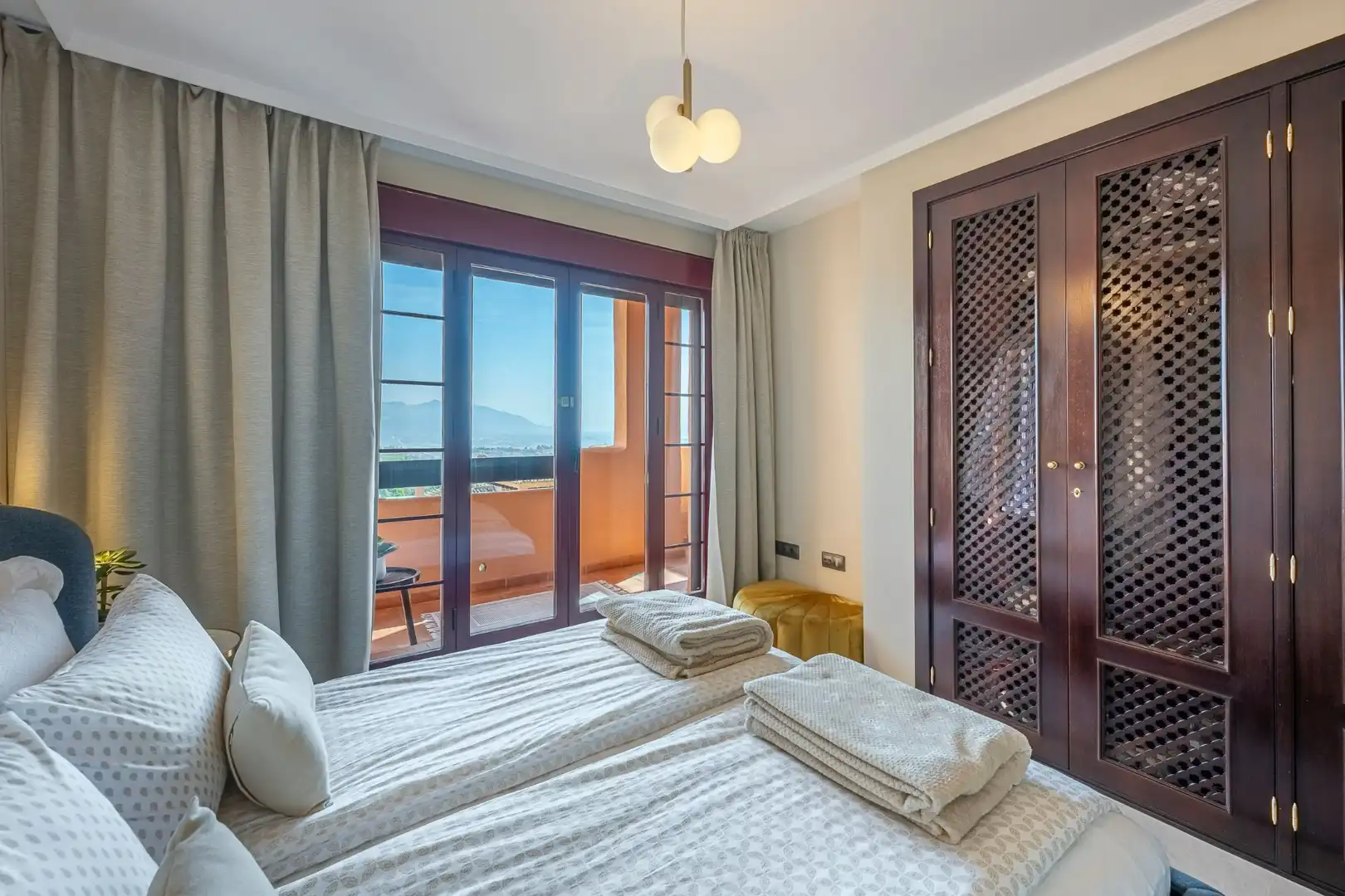 Schlafzimmer von Wohnungen zum Verkauf in Ojén mit Klimaanlage, Heizung und Terrasse