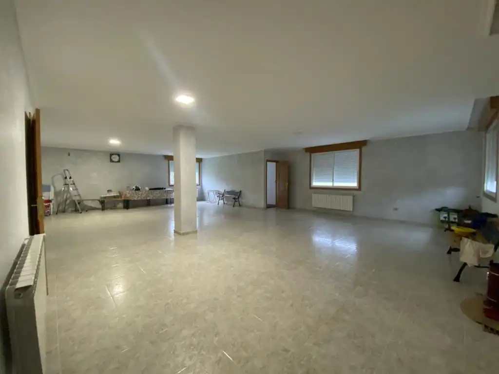 Casa o chalet en venta en O Irixo con Calefacción, Jardín privado y Parquet