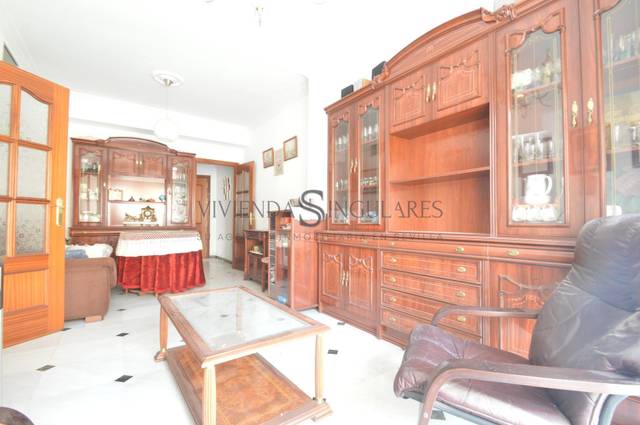 Piso en Venta en Triana Oeste