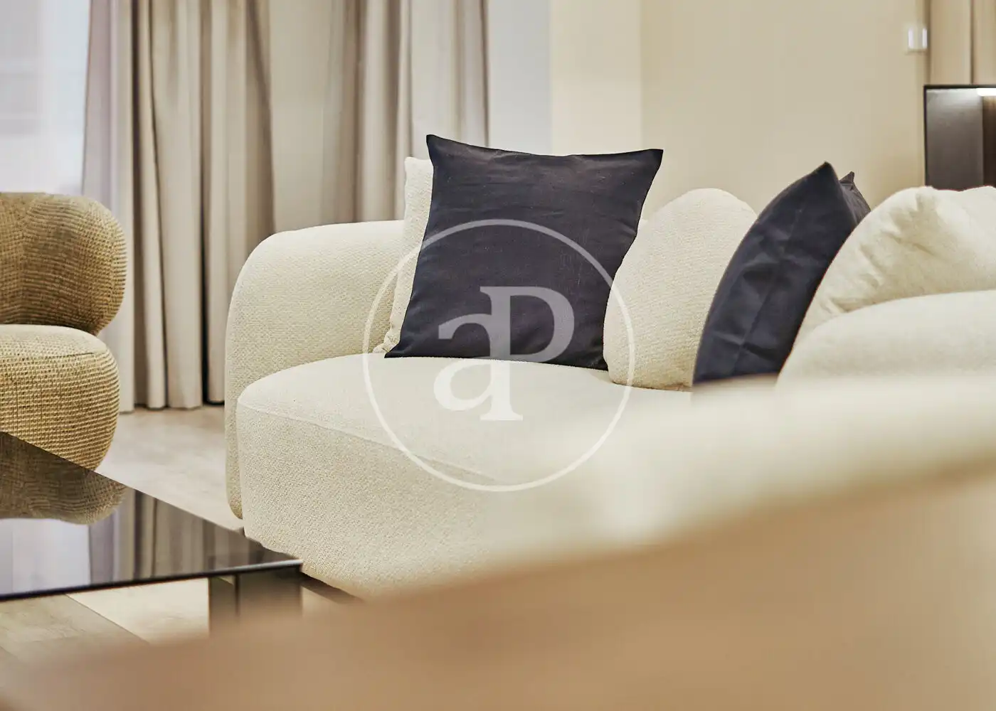 Living room of Flat for sale in Madrid  with Air Conditioner, Heating and Furnished