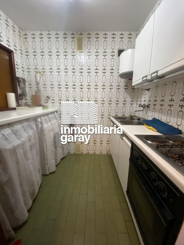 Cuina de Pis en venda en Villarcayo de Merindad de Castilla la Vieja amb Terrassa i Balcó